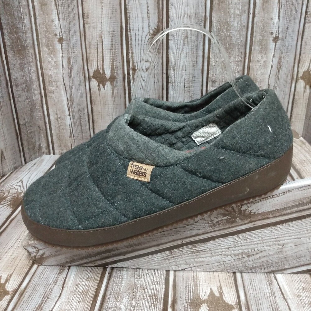 Free waters men's size 9 slippers charcoal support and grip Gray